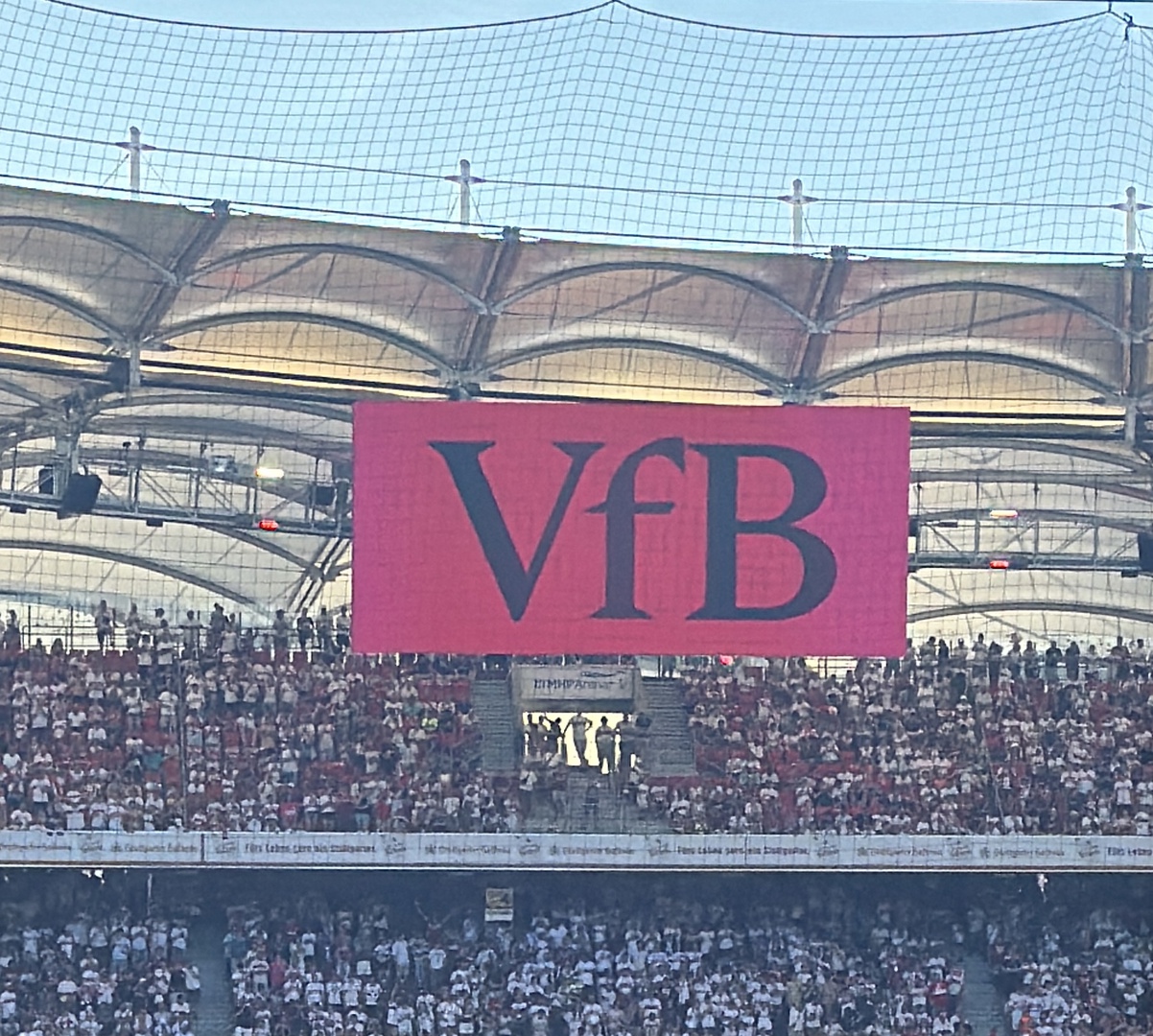 VfB Stuttgart mit Kindern – Fußball-Erlebnis in der MHP Arena - Familienausflug