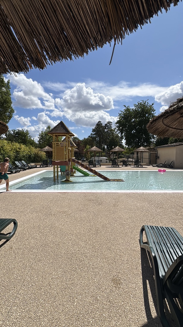 Castel Camping Château de l'Epervière – Traumhafter Campingplatz für die Durchreise - Familienausflug