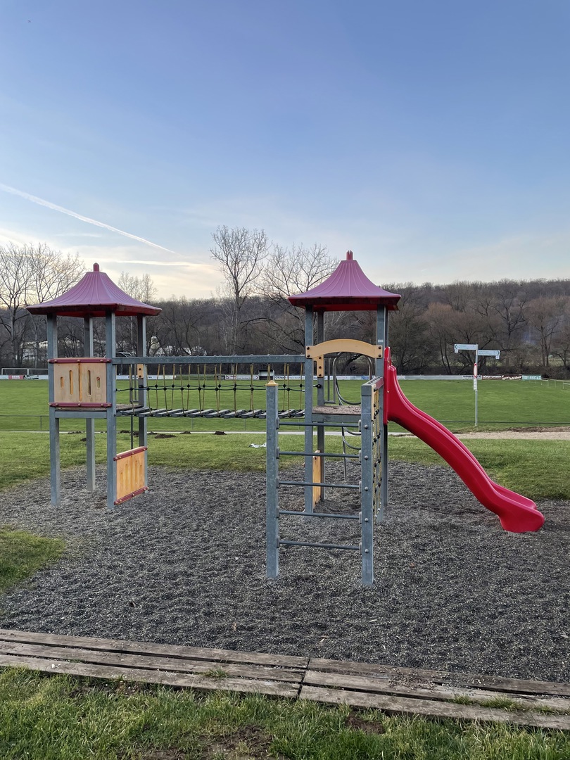 Spielplatz Neckartenzlingen Heiliger Bronn